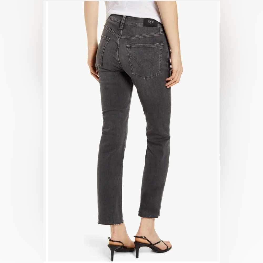 Edwin Bree Slim Straight Crop Raw Hem Jeans Washed Black Size 32 NEW!